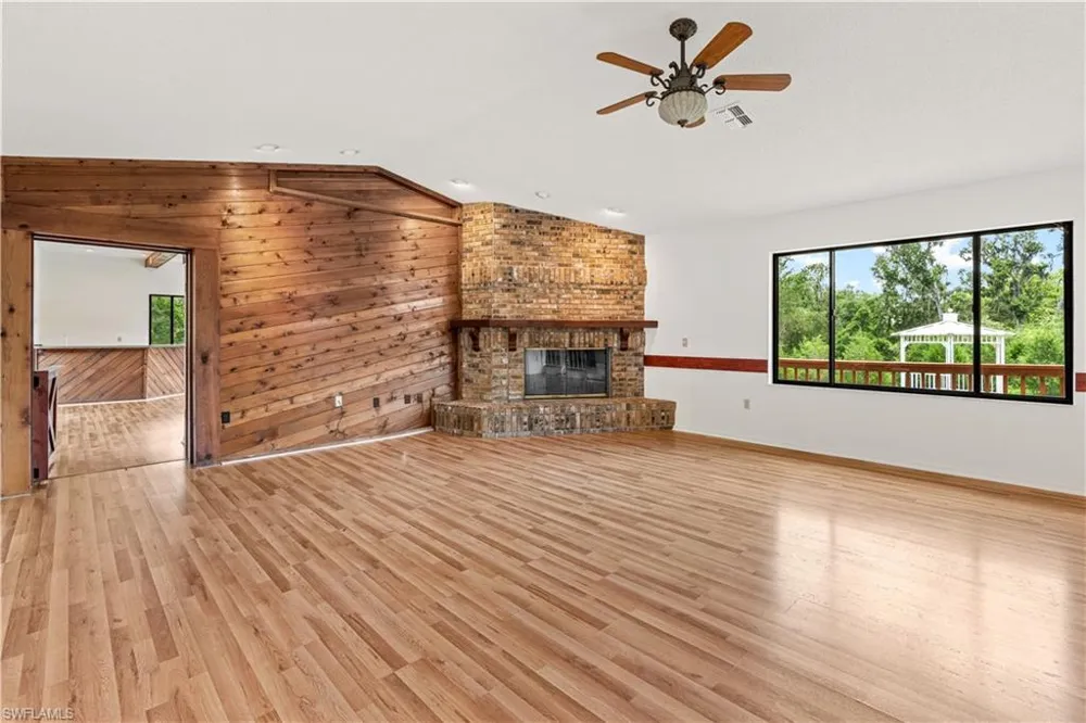 27255 HICKORY HILL ROAD Brooksville, FL 34602