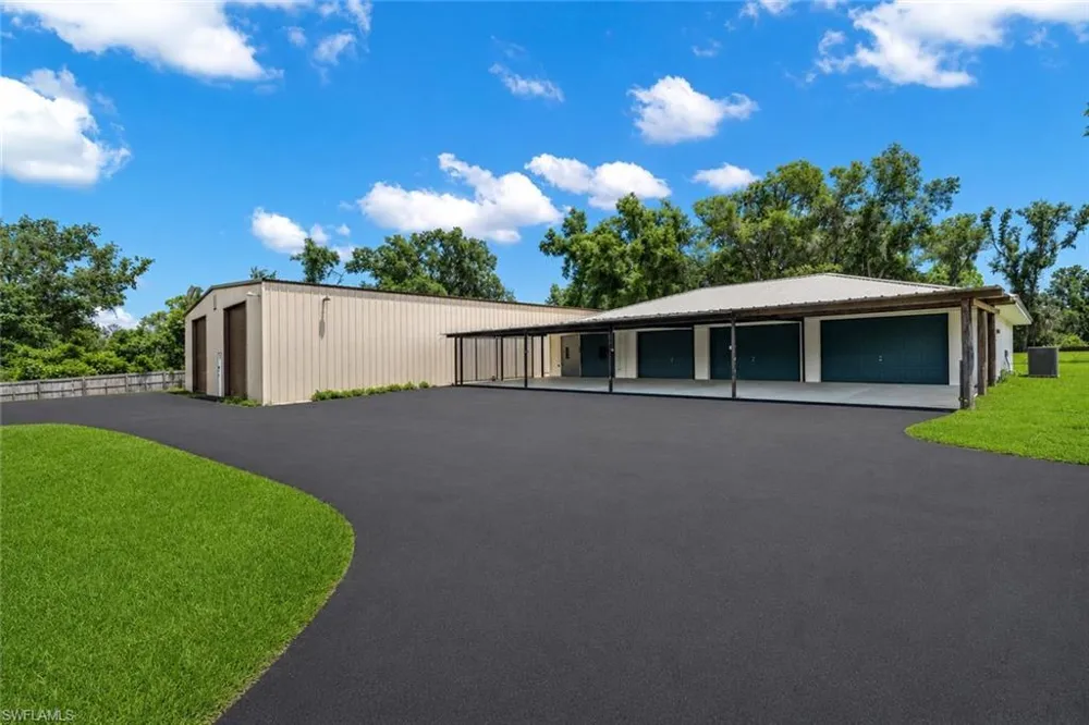 27255 HICKORY HILL ROAD Brooksville, FL 34602