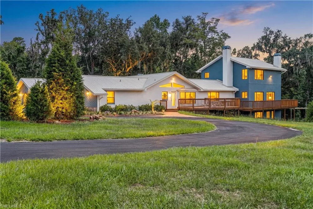 27255 HICKORY HILL ROAD Brooksville, FL 34602
