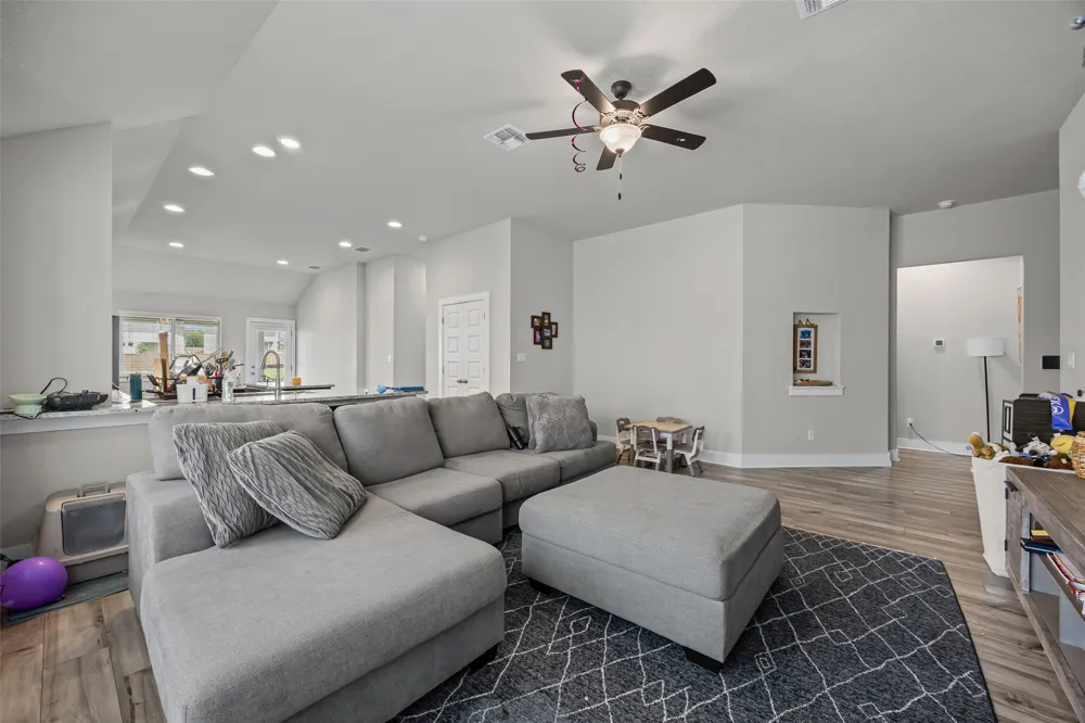 627 Biscayne Bay Bend Kyle, TX 78640