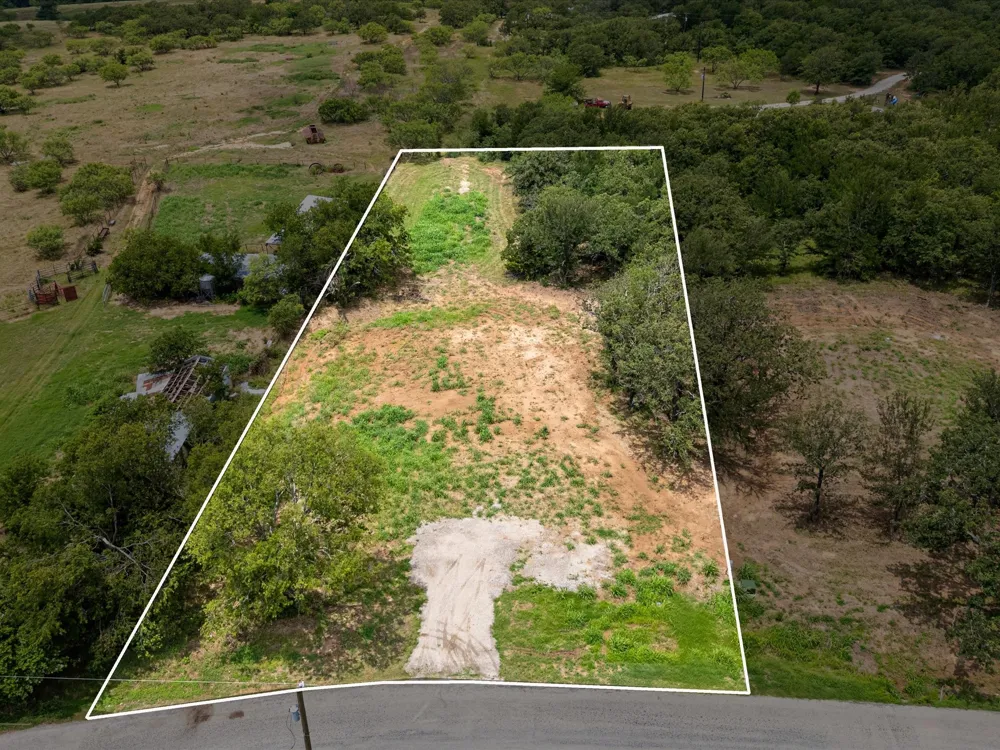 709 County Road 3355 Paradise, TX 76023