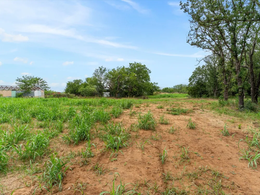 709 County Road 3355 Paradise, TX 76023