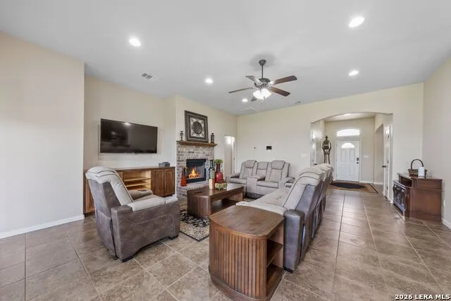 16371 Borregas Rd Elmendorf, TX 78112