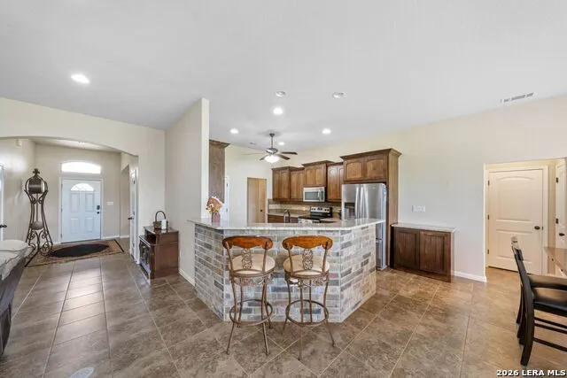 16371 Borregas Rd Elmendorf, TX 78112