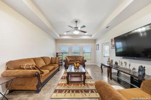 16371 Borregas Rd Elmendorf, TX 78112