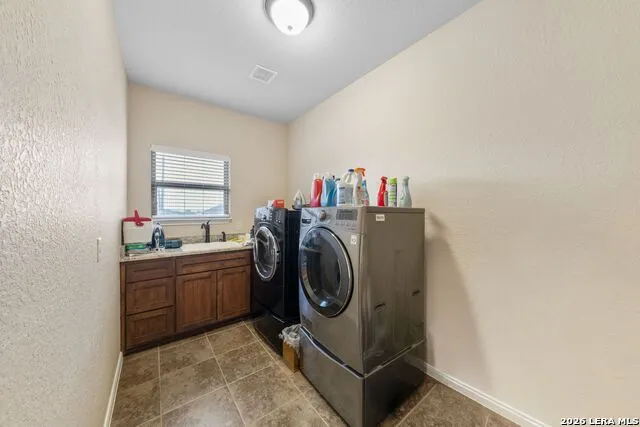 16371 Borregas Rd Elmendorf, TX 78112