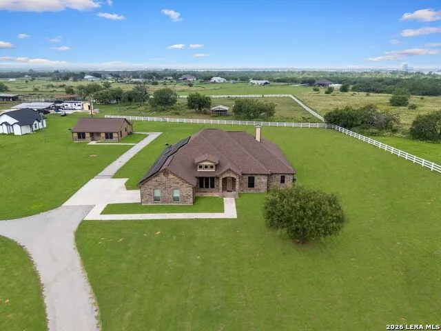 16371 Borregas Rd Elmendorf, TX 78112