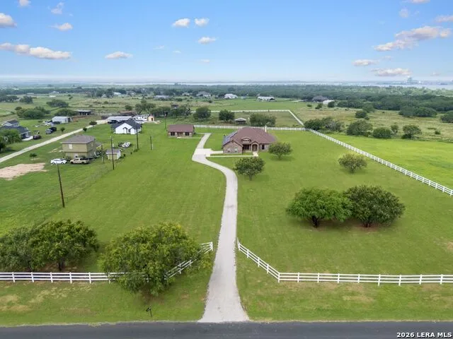 16371 Borregas Rd Elmendorf, TX 78112