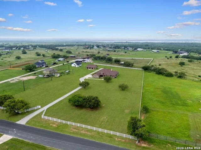 16371 Borregas Rd Elmendorf, TX 78112