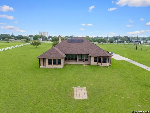 16371 Borregas Rd Elmendorf, TX 78112