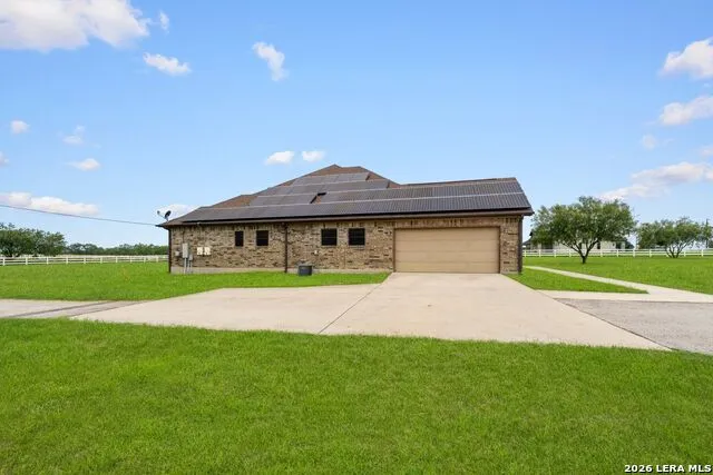 16371 Borregas Rd Elmendorf, TX 78112