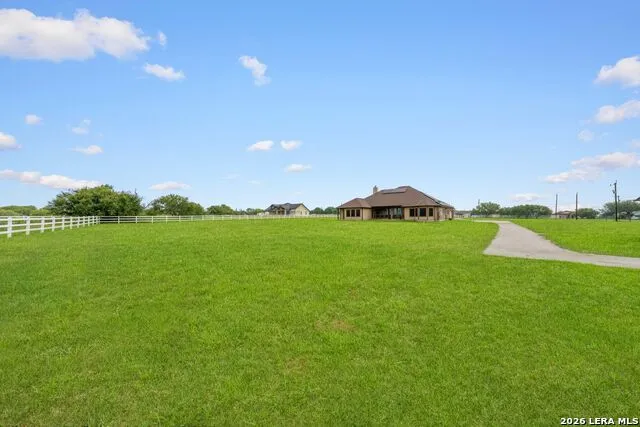 16371 Borregas Rd Elmendorf, TX 78112