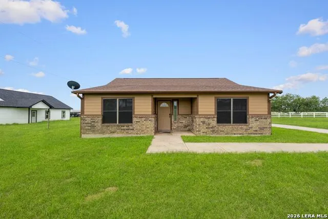 16371 Borregas Rd Elmendorf, TX 78112