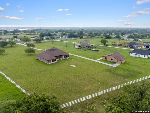 16371 Borregas Rd Elmendorf, TX 78112