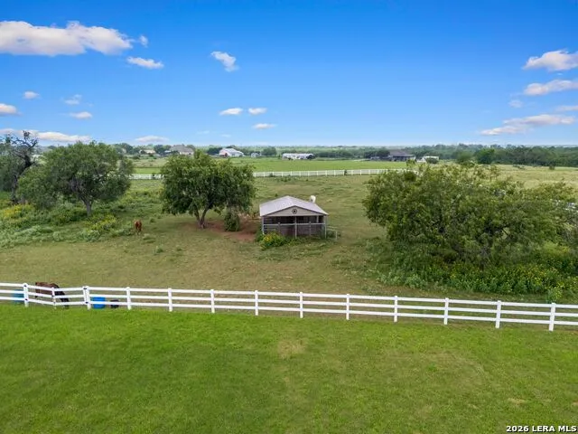 16371 Borregas Rd Elmendorf, TX 78112