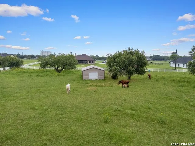 16371 Borregas Rd Elmendorf, TX 78112
