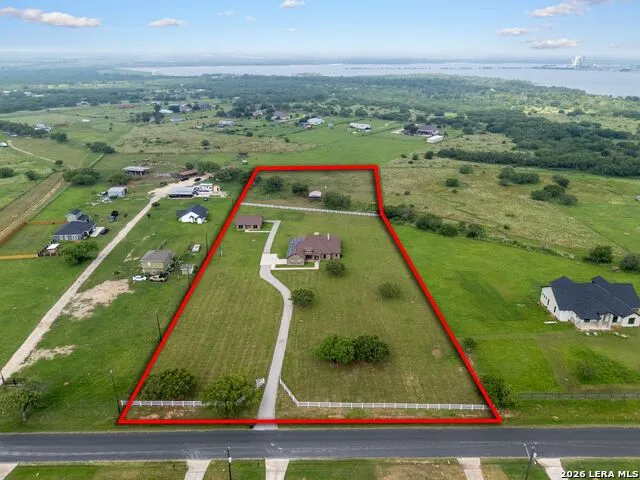 16371 Borregas Rd Elmendorf, TX 78112