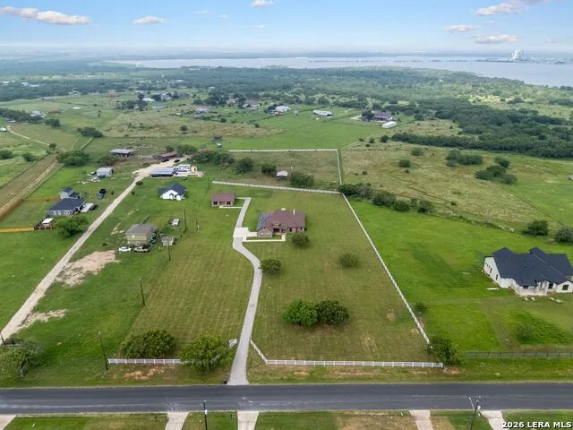 16371 Borregas Rd Elmendorf, TX 78112