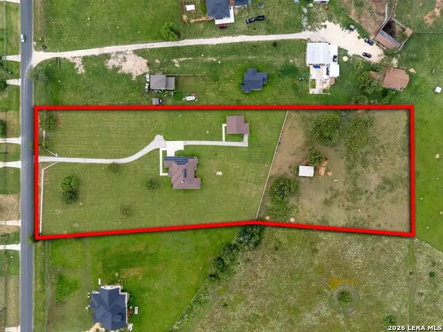 16371 Borregas Rd Elmendorf, TX 78112