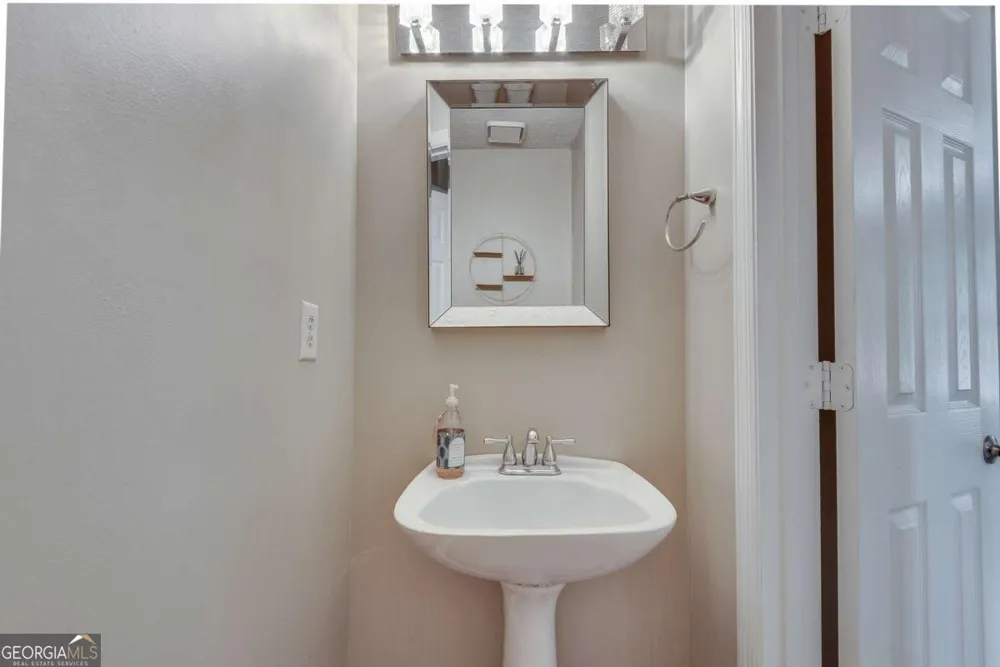 11105 Abbotts Station DR Duluth, GA 30097