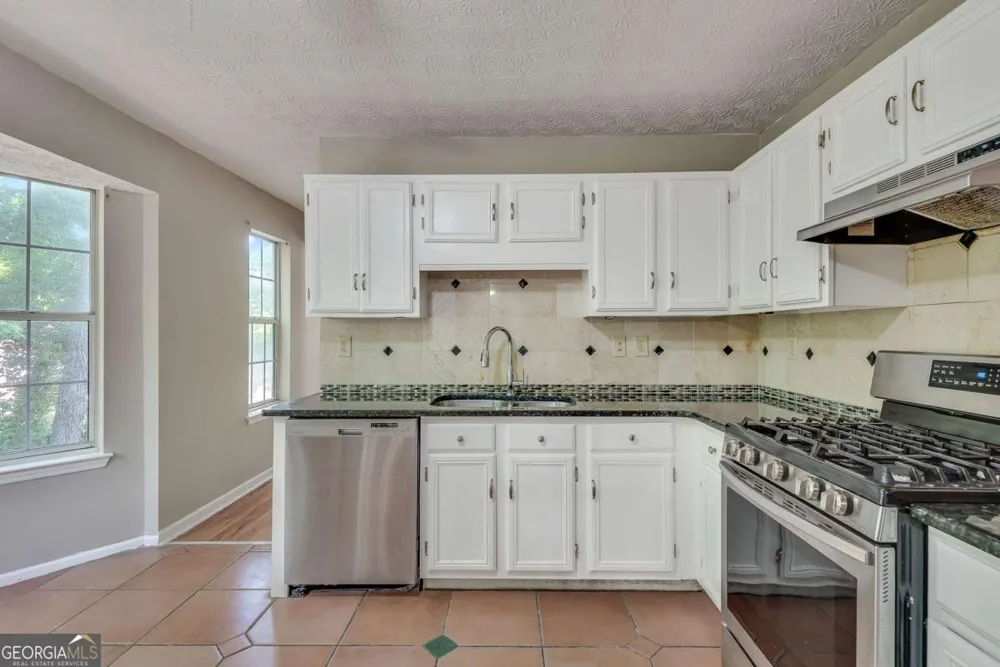 11105 Abbotts Station DR Duluth, GA 30097