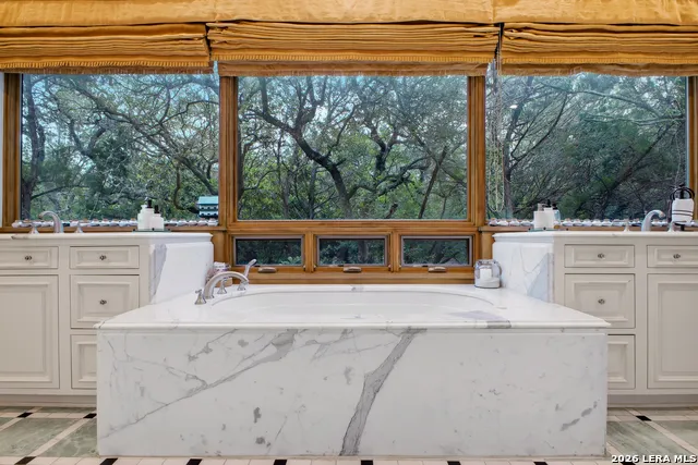 1726 GREYSTONE RDG San Antonio, TX 78258