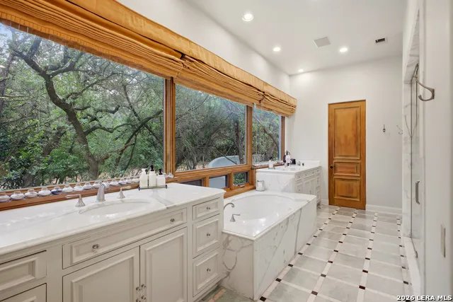 1726 GREYSTONE RDG San Antonio, TX 78258