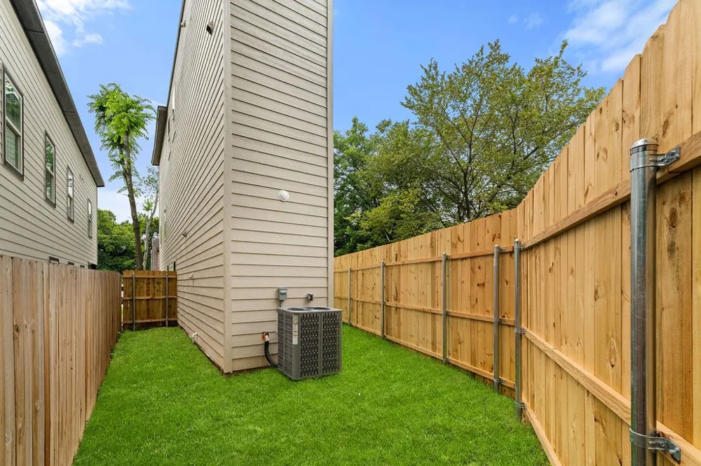 2428 Saint Clair Drive Dallas, TX 75215