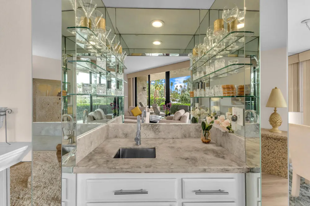 910 Island Drive #112 Rancho Mirage, CA 92270