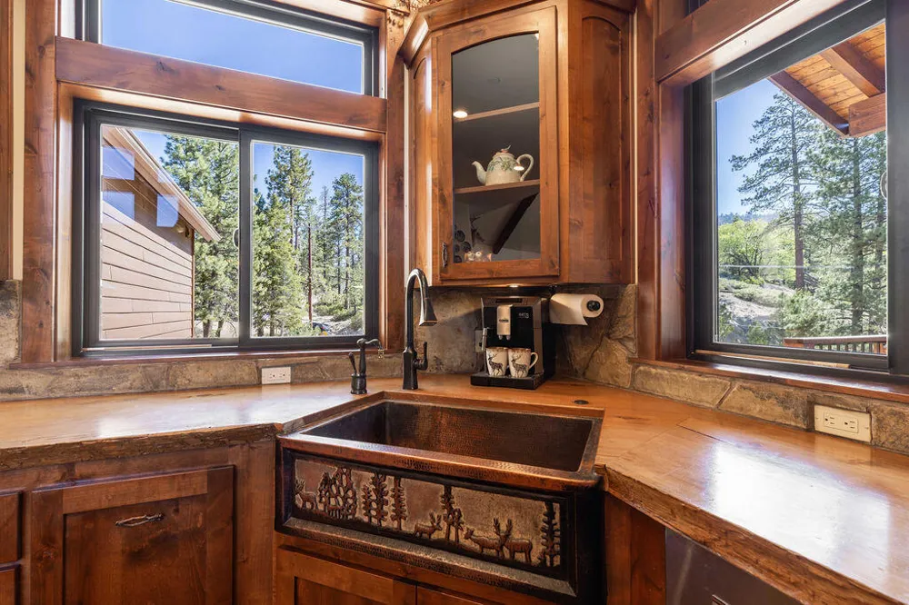 32311 Rim Of The World Drive Fawnskin, CA 92333