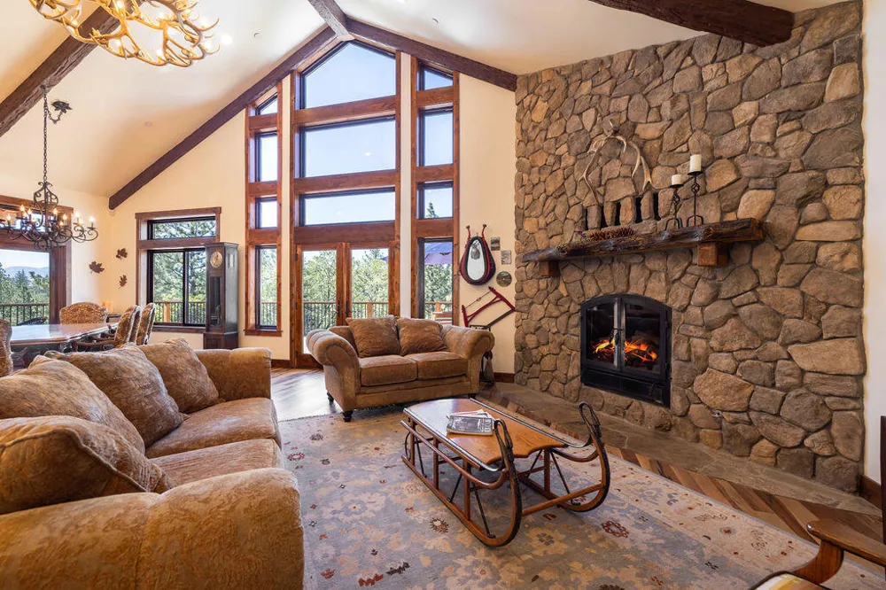 32311 Rim Of The World Drive Fawnskin, CA 92333