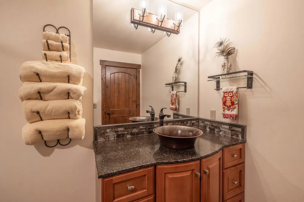 32311 Rim Of The World Drive Fawnskin, CA 92333