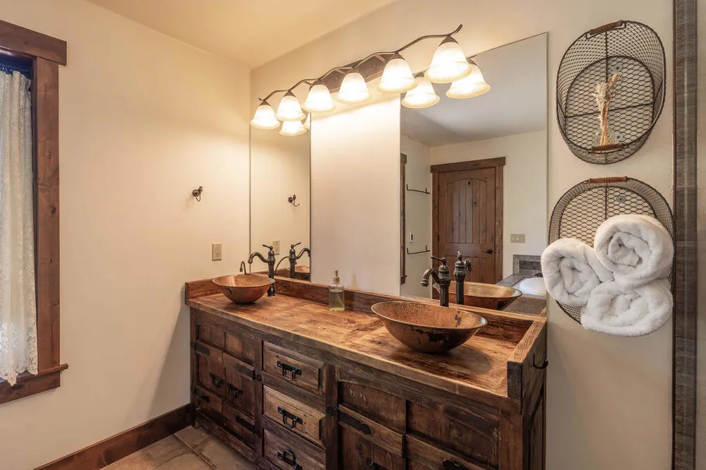 32311 Rim Of The World Drive Fawnskin, CA 92333