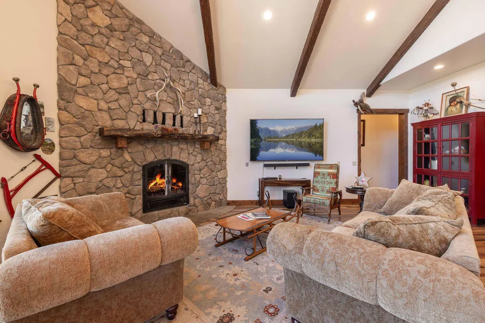 32311 Rim Of The World Drive Fawnskin, CA 92333