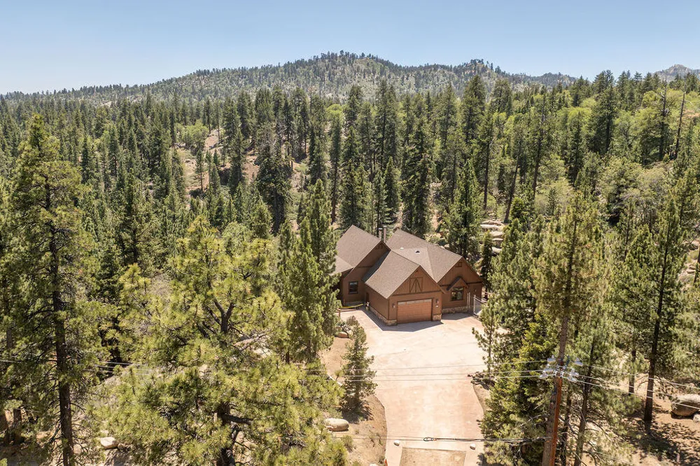 32311 Rim Of The World Drive Fawnskin, CA 92333