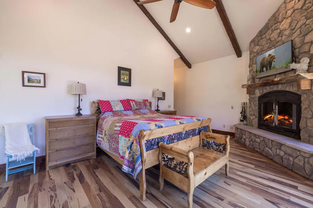 32311 Rim Of The World Drive Fawnskin, CA 92333