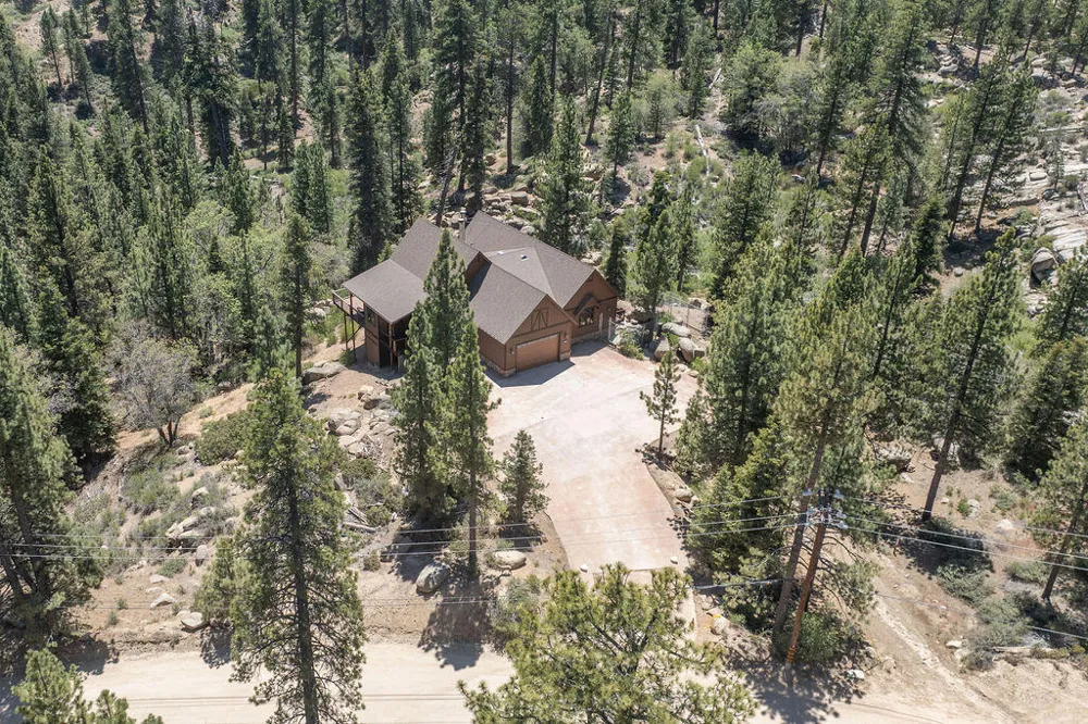 32311 Rim Of The World Drive Fawnskin, CA 92333