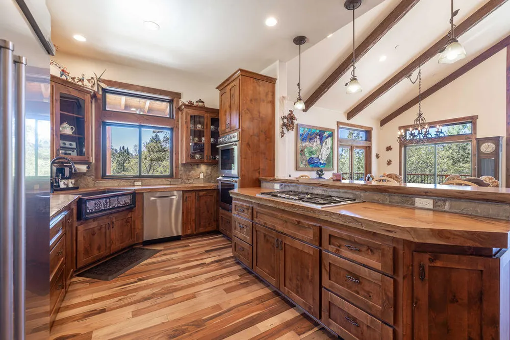 32311 Rim Of The World Drive Fawnskin, CA 92333