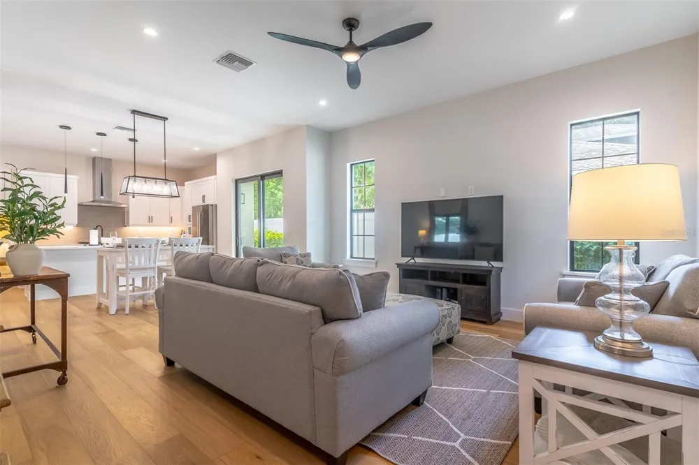 1411 MILLER AVENUE Winter Park, FL 32789