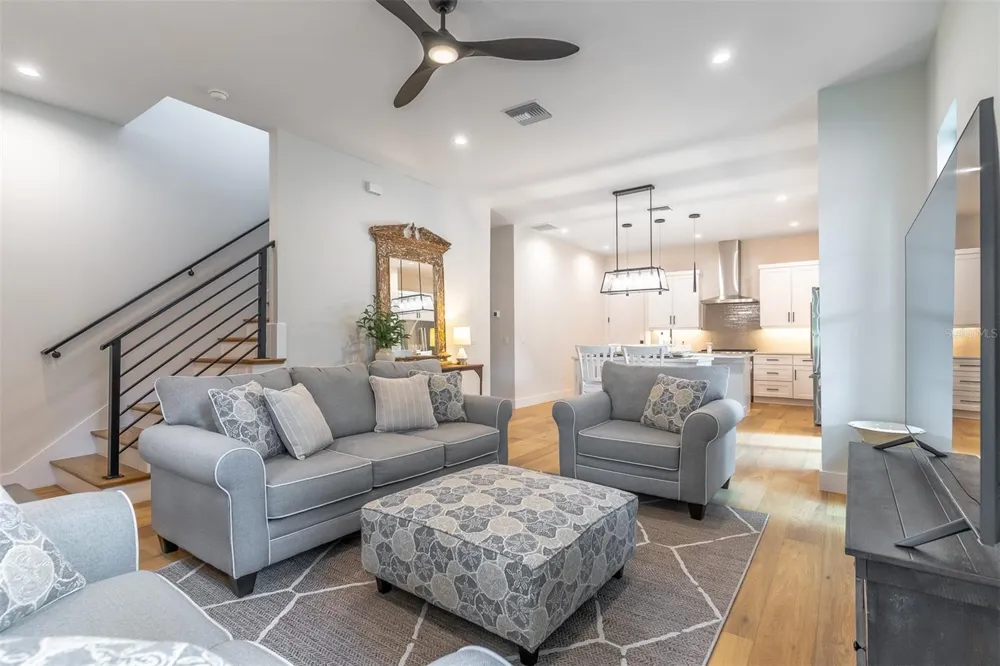 1411 MILLER AVENUE Winter Park, FL 32789