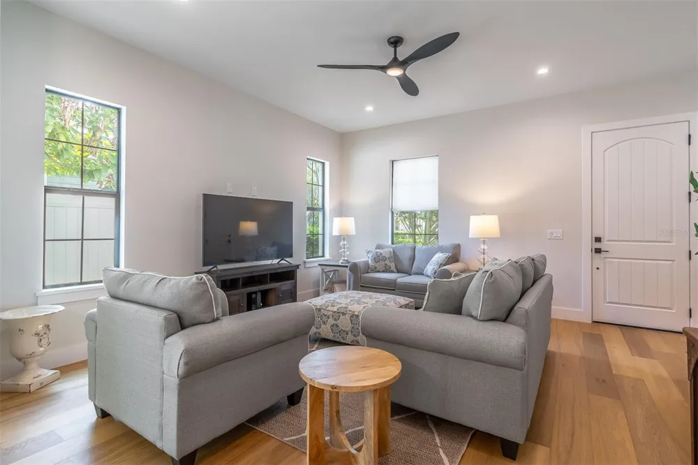 1411 MILLER AVENUE Winter Park, FL 32789
