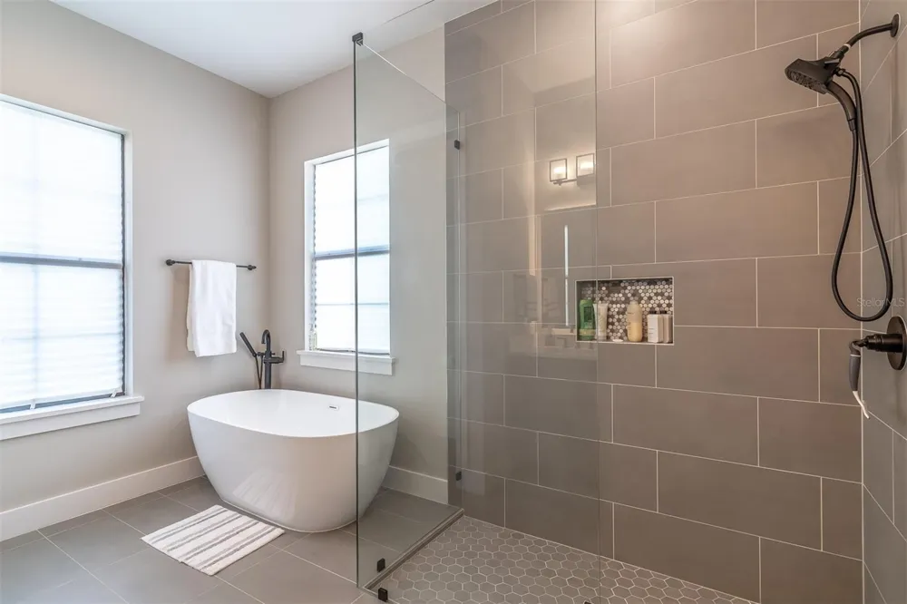 1411 MILLER AVENUE Winter Park, FL 32789