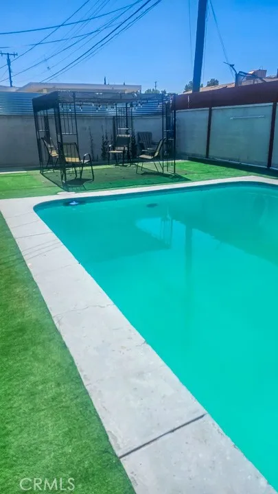 1046 W Holguin Lancaster, CA 93534