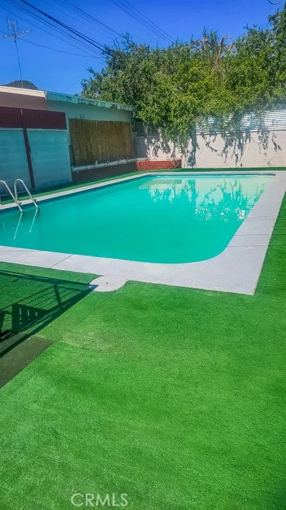1046 W Holguin Lancaster, CA 93534