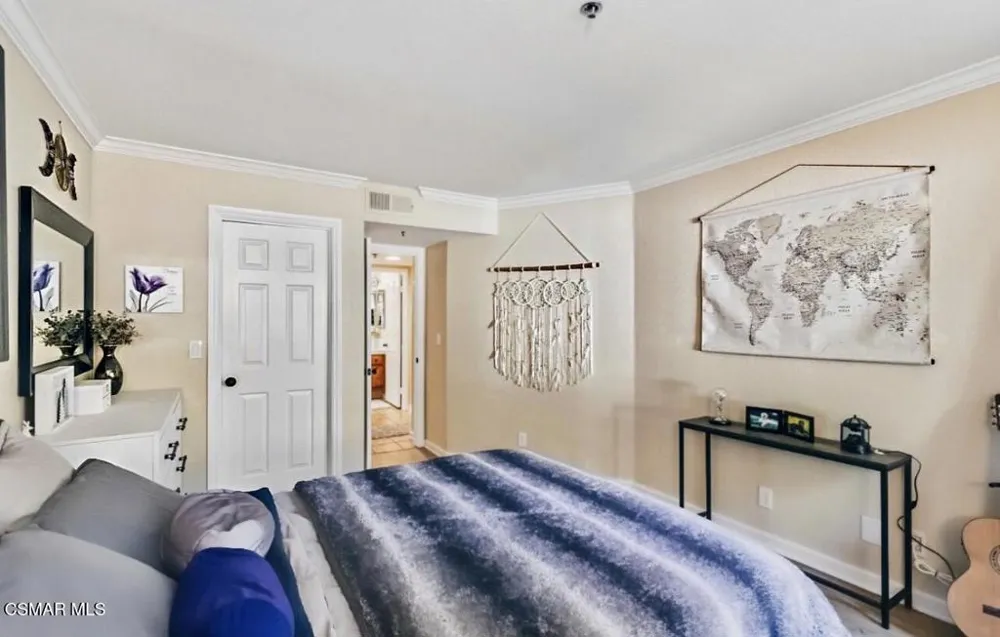 5805 Oak Bend Lane #211 Oak Park, CA 91377