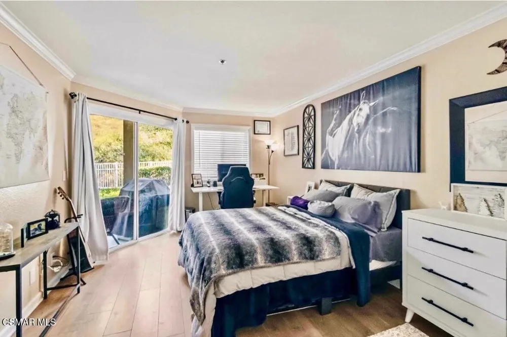5805 Oak Bend Lane #211 Oak Park, CA 91377