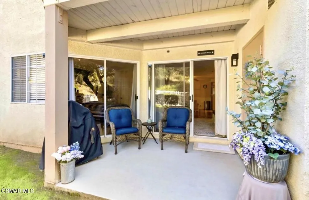 5805 Oak Bend Lane #211 Oak Park, CA 91377