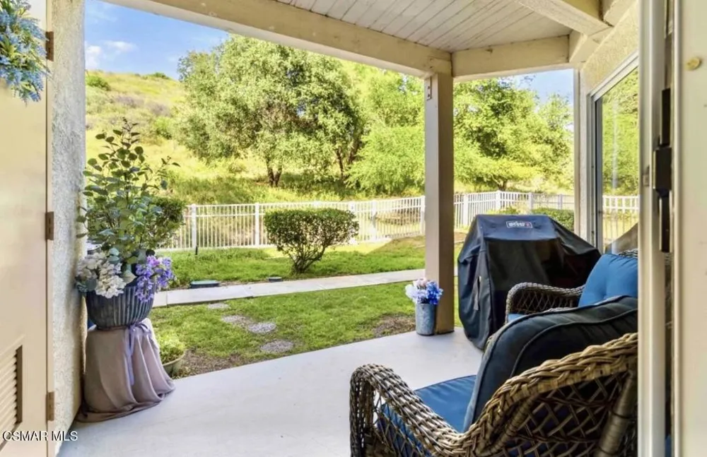 5805 Oak Bend Lane #211 Oak Park, CA 91377