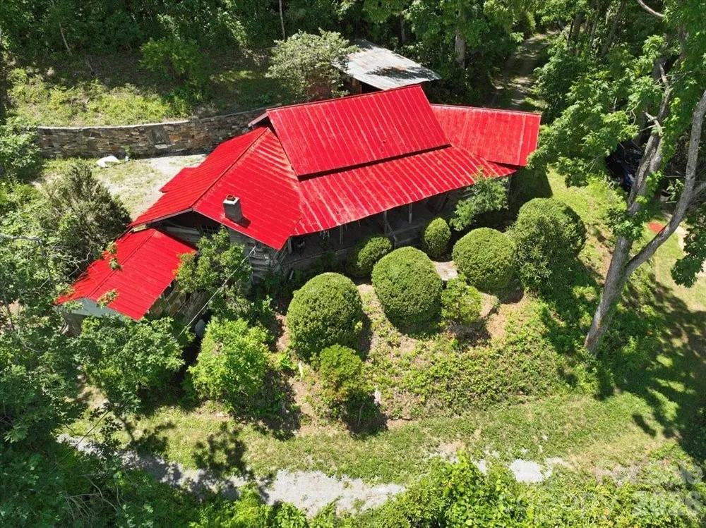 8709 Hwy 226A Highway Little Switzerland, NC 28749