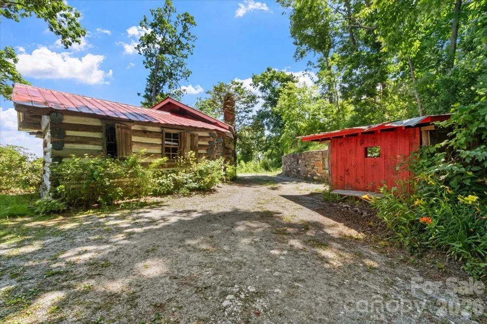 8709 Hwy 226A Highway Little Switzerland, NC 28749